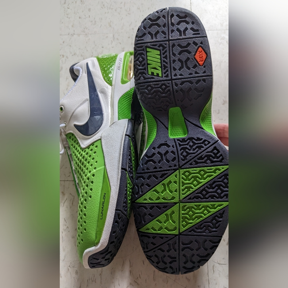 Like new Nike (men's) Drag On 33 Sneakers